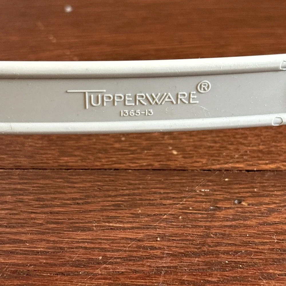Tupperware Square Away 4‎ Stack Carolier Replacement Handle 1365-13 Light Gray